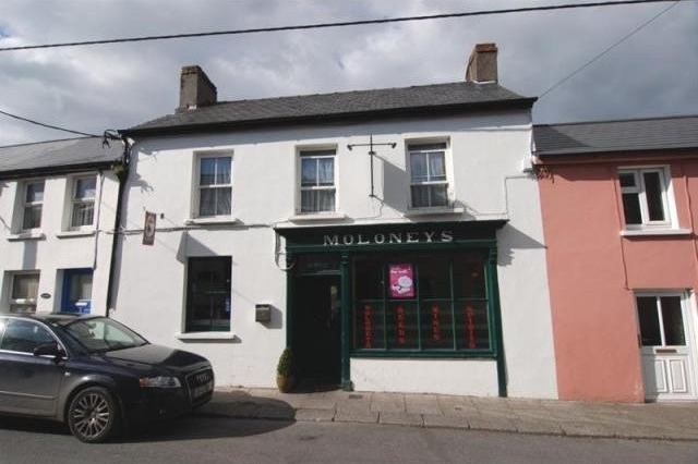 3 bedroom Bar For Sale: Moloney's Bar..
