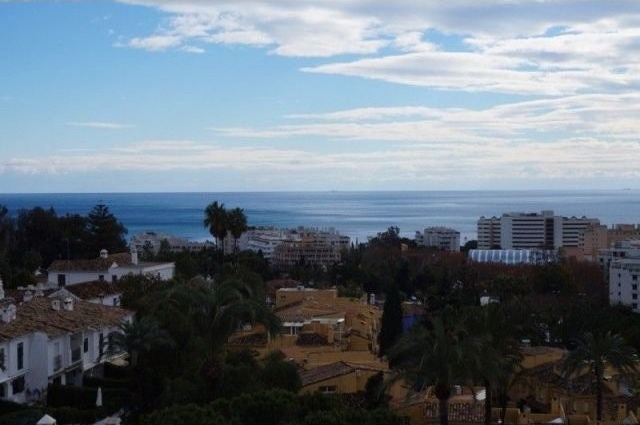 Apartment - Quality triplex penthouse..