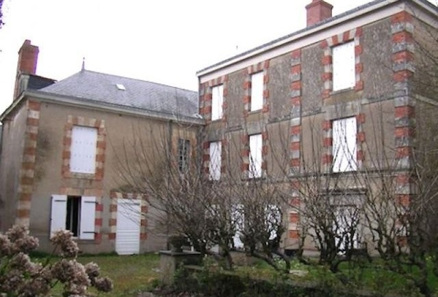 Maison de Maitre with Income Potential