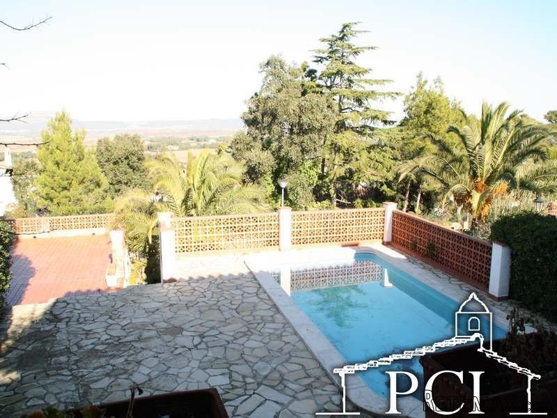 /090 Semi detached house with private.. - 2
