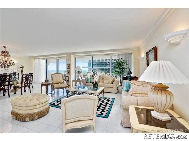 2 bedroom Flat For Sale: 10205 Collins..