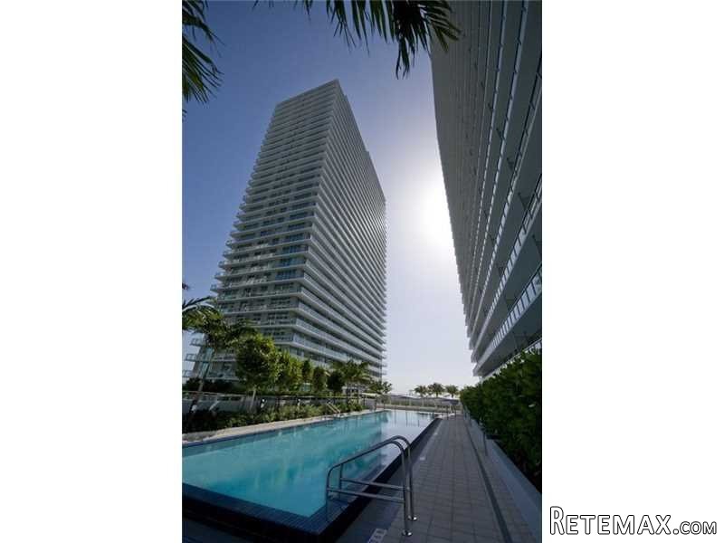 2 bedroom Flat For Sale: 1111 SW 1st..