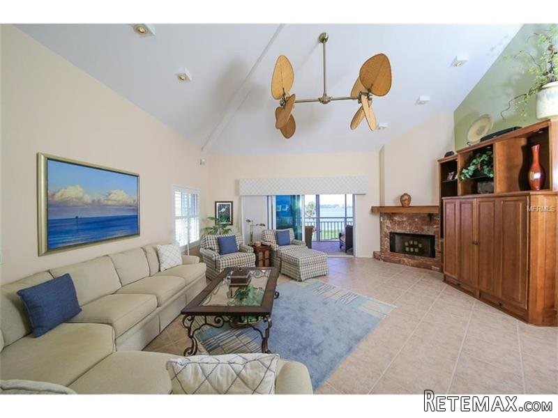 3 bedroom Town House For Sale: 11000.. - 2