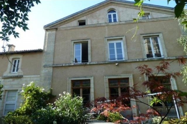 8 bedroom Town House For Sale: 79000..