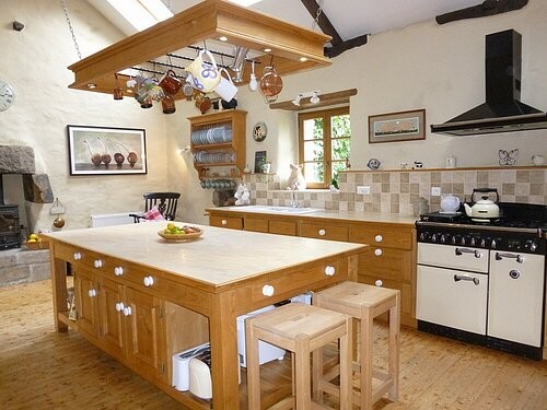 Beautifully renovated, detached cottage - 2
