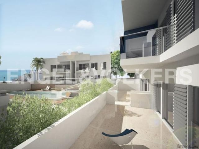 MODERN BEACHFRONT APARTMENT - 2
