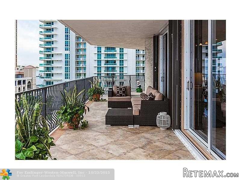 3 bedroom Flat For Sale: 100 S Birch Rd.. - 2