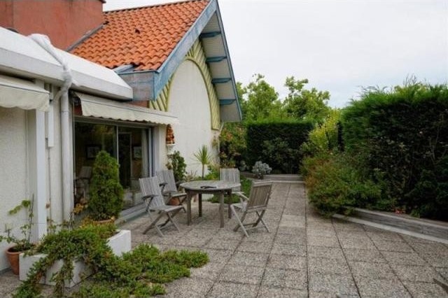 5 bedroom Flat For Sale: 33120 ARCACHON - 2