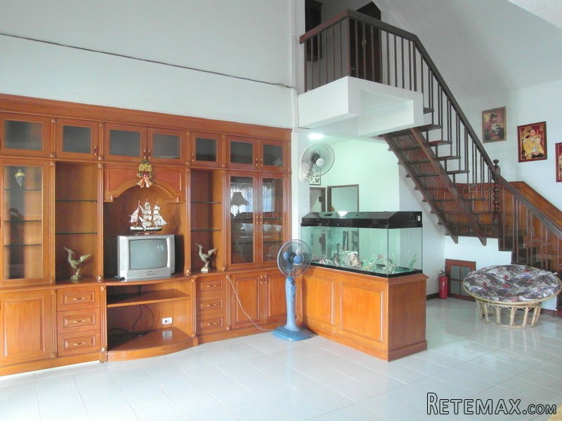 7 bedroom city house suitable for two.. - 2