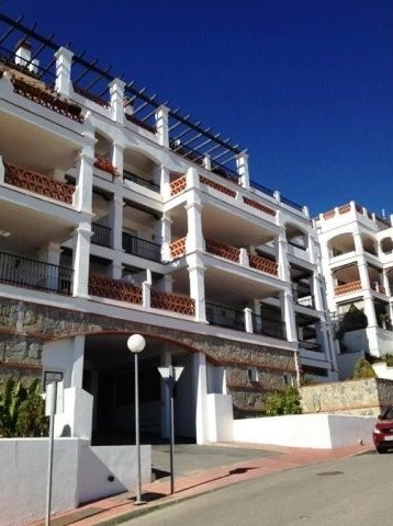 2 Bed Apartment for sale in Calahonda - 2