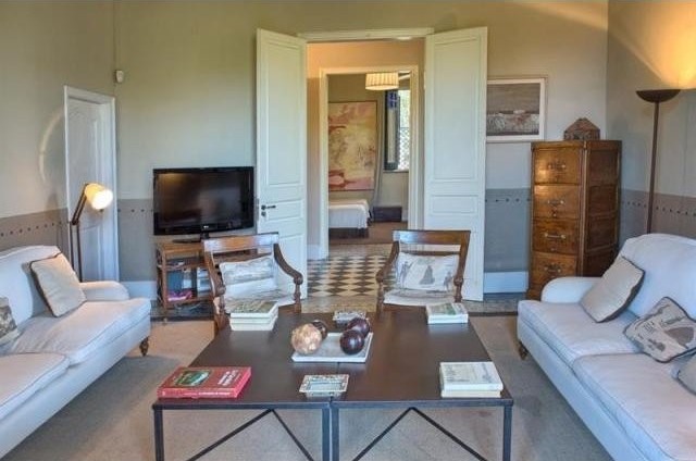 9 bedroom Cottage For Sale: GIRONA.. - 2