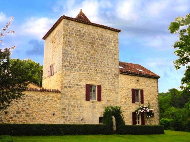 4 Bedroom Manor House For Sale