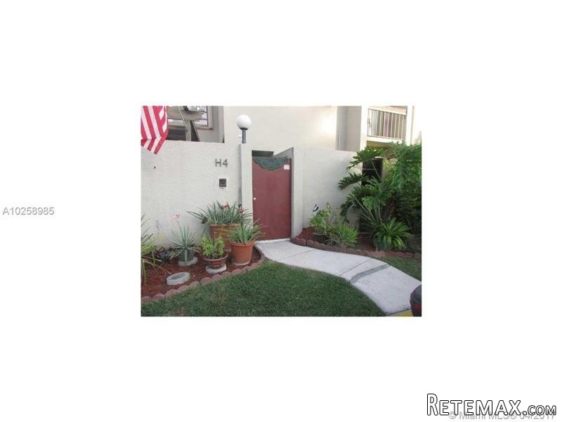3 bedroom Flat For Sale: 4710 SW 67 Ave..