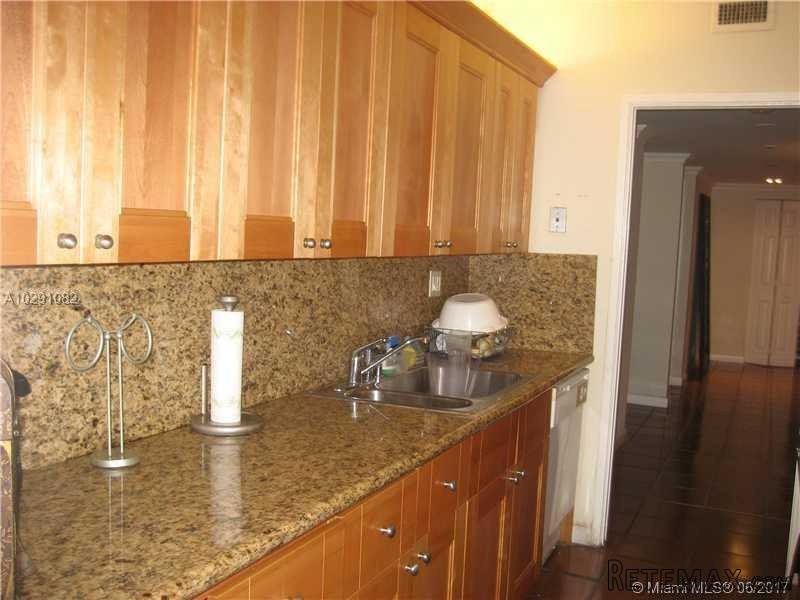 2 bedroom Flat For Sale: 181 CRANDON BL.. - 2