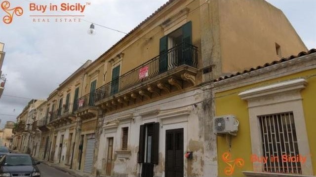 2 bedroom Apartment For Sale: VIA..