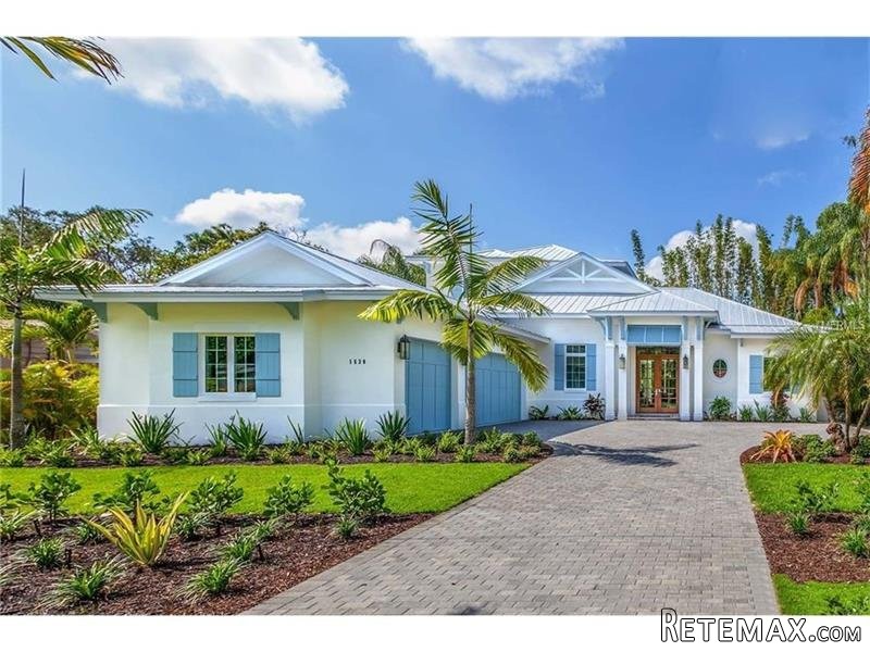 4 bedroom House For Sale: 1530 Pine Bay..