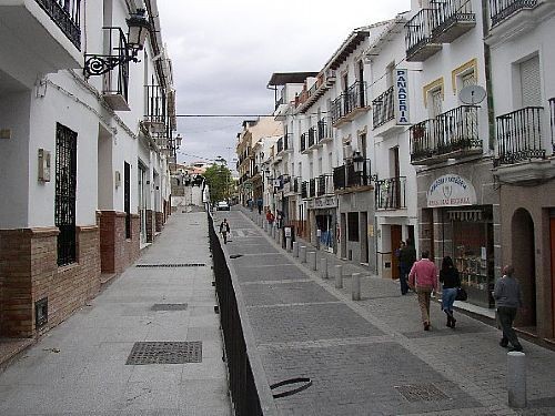 Town House - A 2 level townhouse in a..
