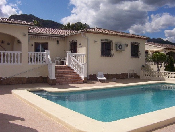 Villa in Orba