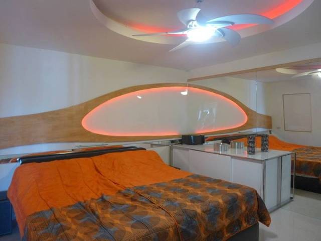 Modern 1-bedroom sea view condo on top.. - 2