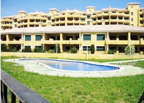 2 BED GOLF APARTMENT