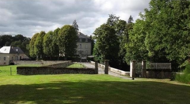 7 bedroom House For Sale: 23200 AUBUSSON