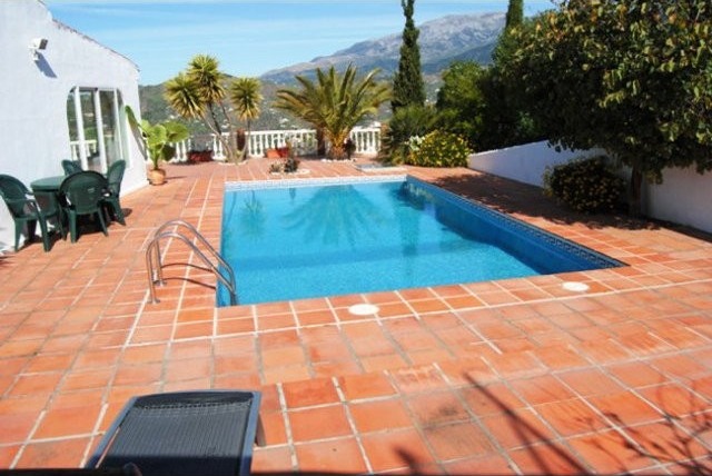 Villa for Sale in Competa, Competa..
