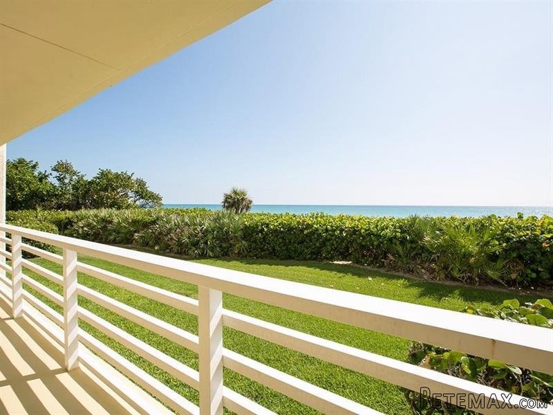 2 bedroom Flat For Sale: 5554 Highway..