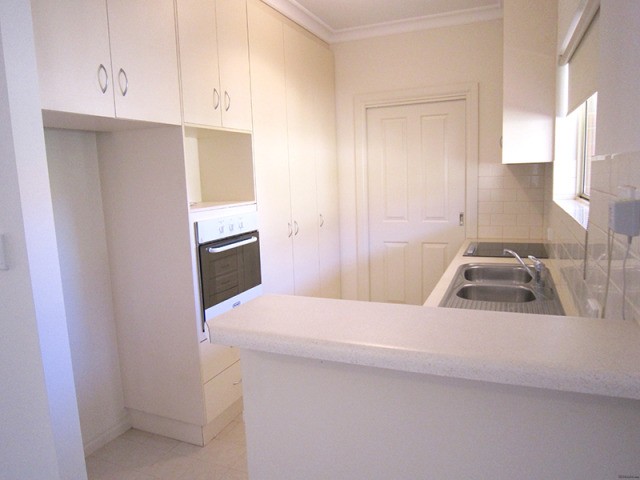This lovely stand alone unit offers.. - 2