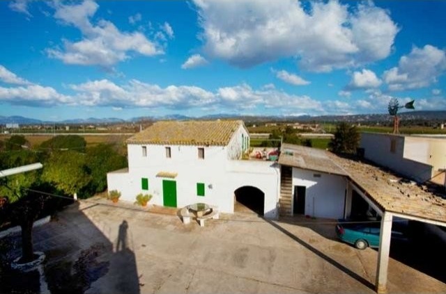 Rural Property Located On The Outskirts..