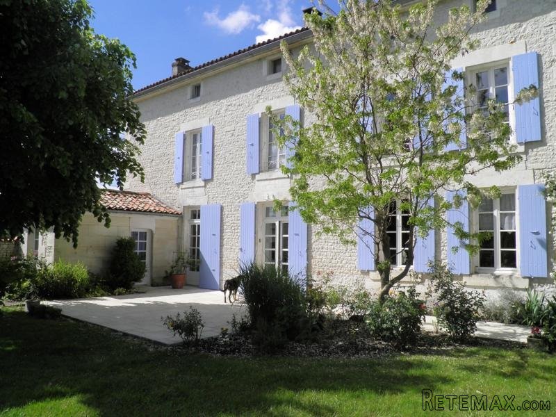 Stunning Manor House With 2 Gites And 2..