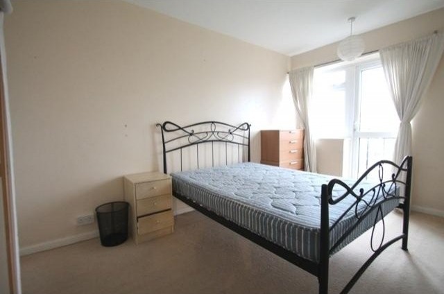 3 bed flat to rent - 2