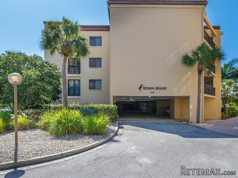 3 bedroom Town House For Sale: 7101.. - 2