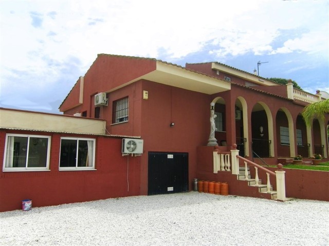 Villa - A very spacious property on a.. - 2