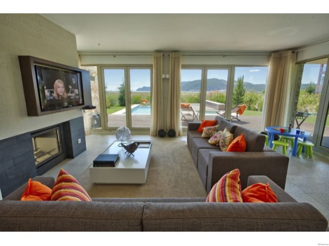1 Bedroom Duplex Beach Apartment at..