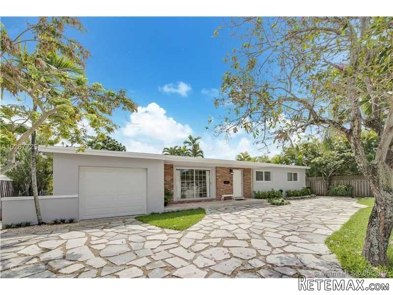 4 bedroom House For Sale: 5101 SW 67 Ave