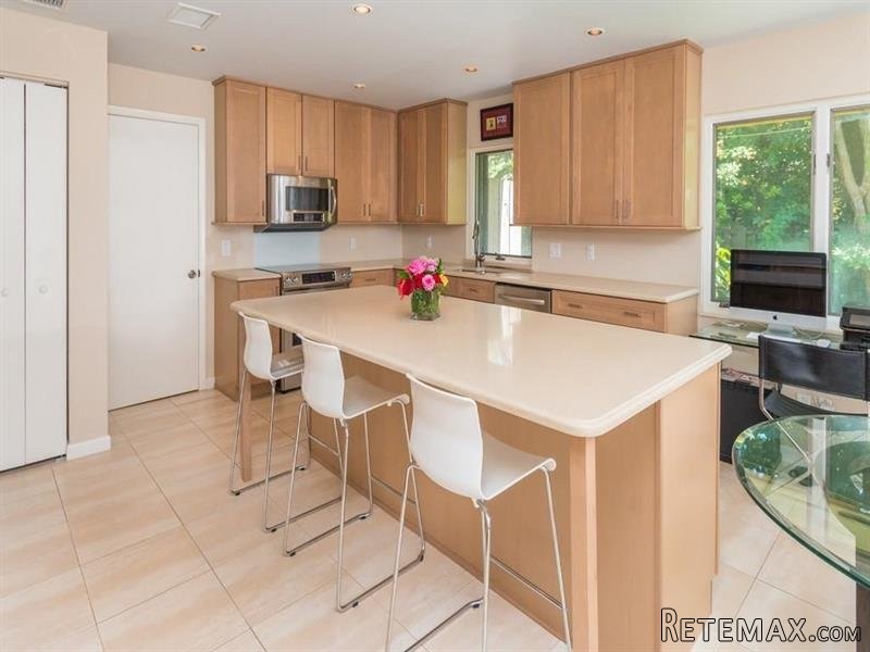 4 bedroom House For Sale: 1541.. - 2