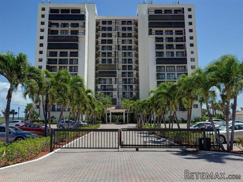 3 bedroom Flat For Sale: 3100 N Highway.. - 2