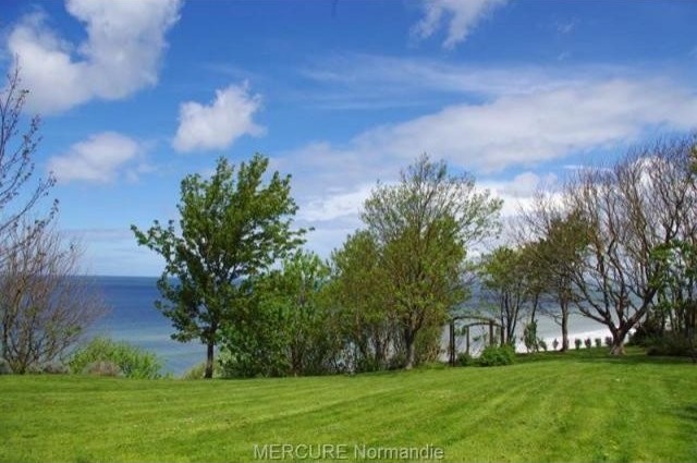 9 bedroom House For Sale: 14910.. - 2