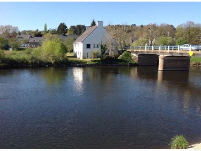 3 Bedroom Riverside House with 1/4 Acre