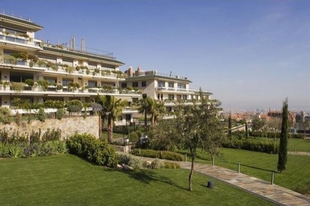 3 bedroom Flat For Sale: BARCELONA..