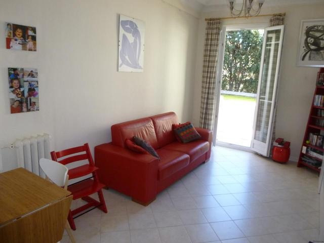 Quiet Balcony in the Carre d'Or - 2