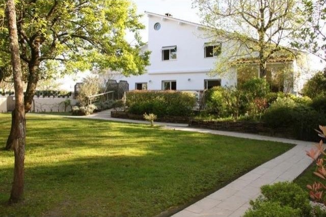 6 bedroom Town House For Sale: 33000.. - 2