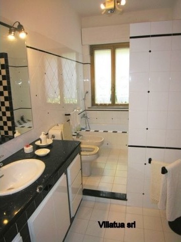 Country/farmhouse - For Sale - West of.. - 2