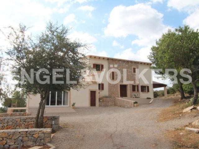 Country home in a wonderful location