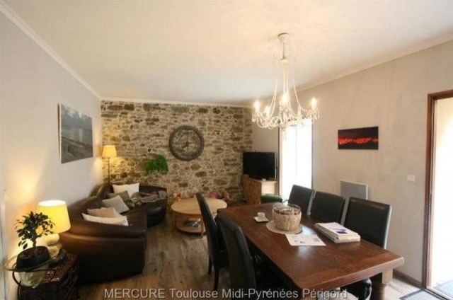 7 bedroom Village House For Sale: 11000..