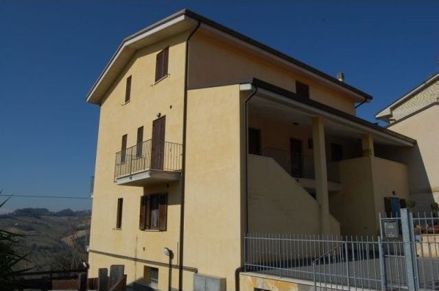 APARTMENT in MASSIGNANO (AP)