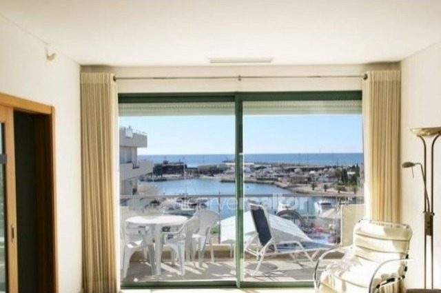 2 Bedroom Sea View Apartment In..