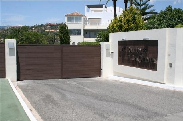 3 Bedroom Apartment For Sale In La.. - 2