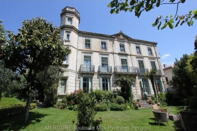 11 bedroom House For Sale: 11000..
