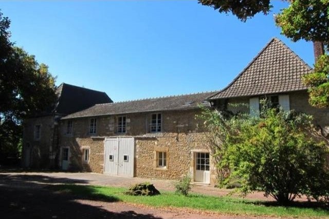 20 bedroom Castle For Sale: 71 SAONE ET.. - 2